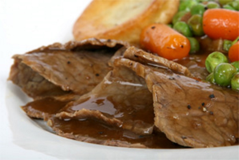 Sliced Roast Beef & Gravy – 3 lb Pan – FROZEN